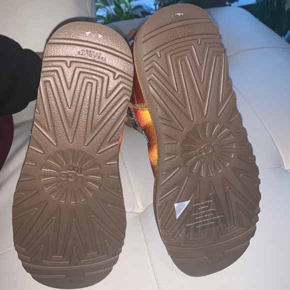 NEW UGG X Jeremy Scott Flame Boots size 7 - Picture 3 of 4